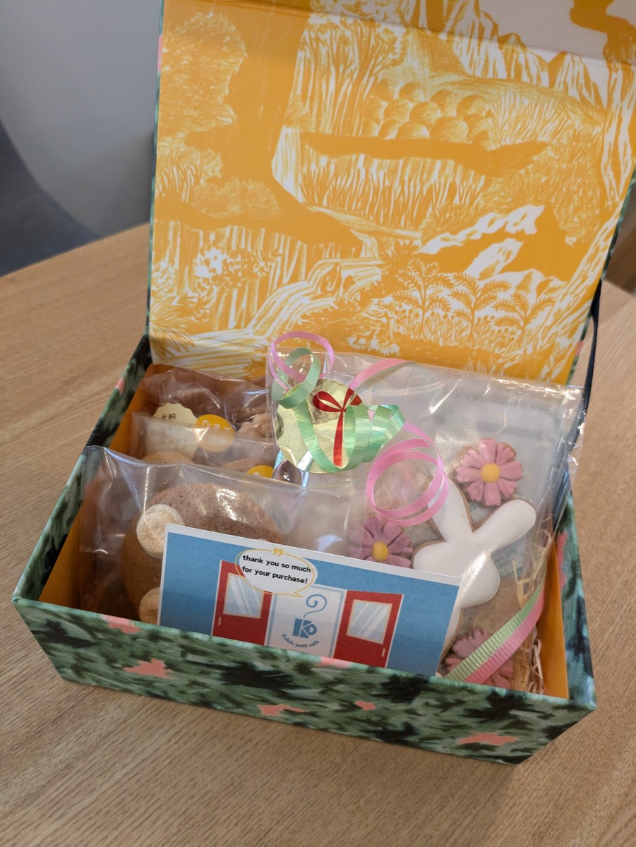 お菓子のギフトボックス